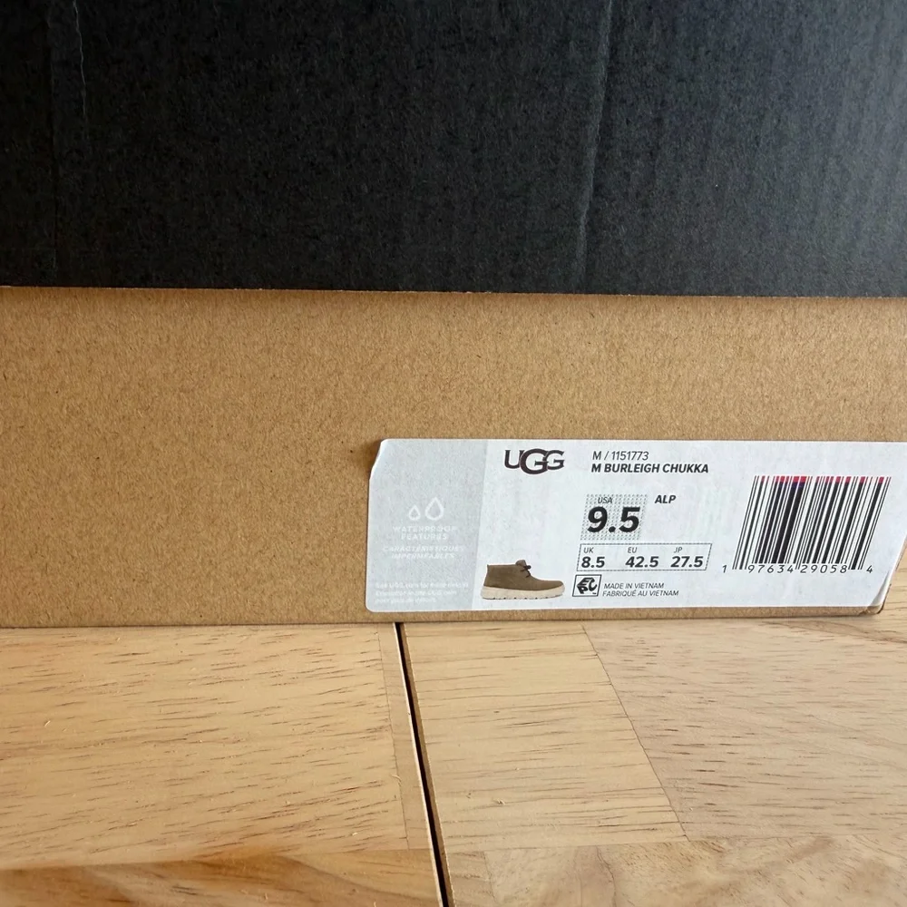 🤎 NEW IN BOX — UGG Men’s Burleigh Chukka Boots 🤎